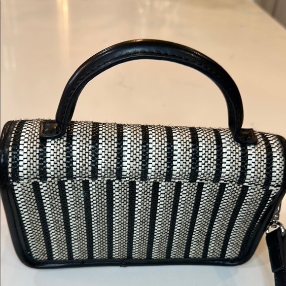Zara Crossbody Bag Black and Cream Elegant Design - Picture 3 of 16